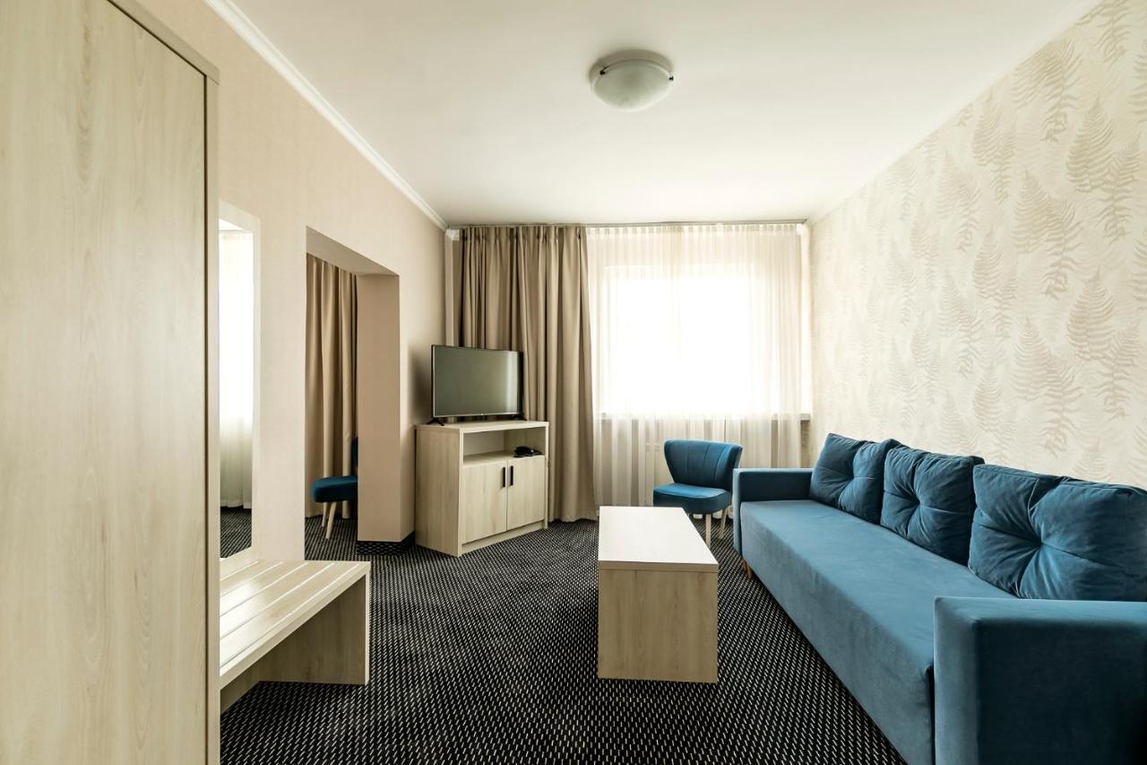 Hotel Almarco Środa Wielkopolska Extérieur photo