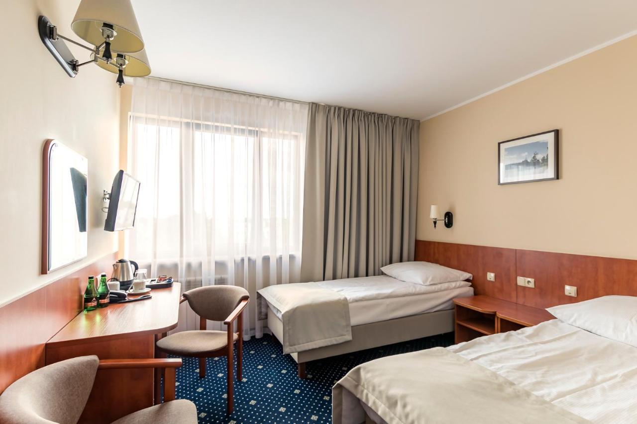 Hotel Almarco Środa Wielkopolska Extérieur photo