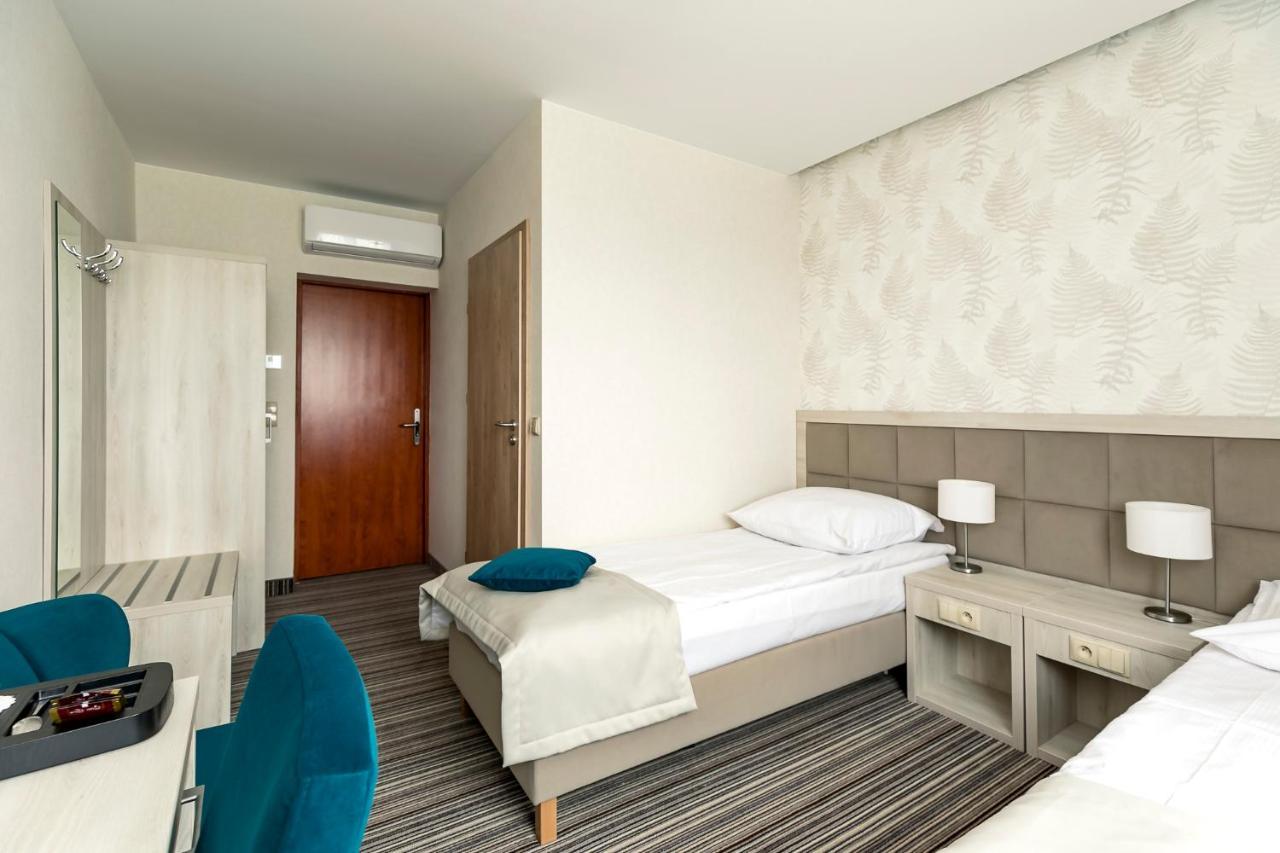 Hotel Almarco Środa Wielkopolska Extérieur photo