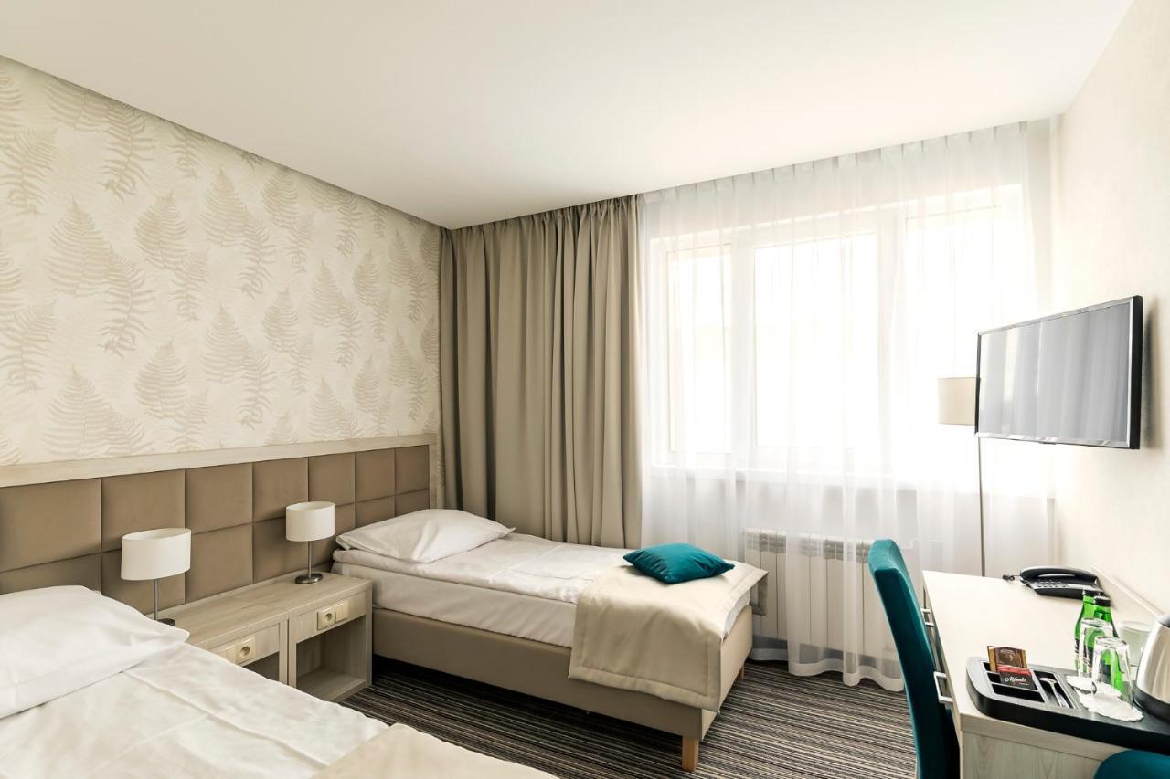 Hotel Almarco Środa Wielkopolska Extérieur photo