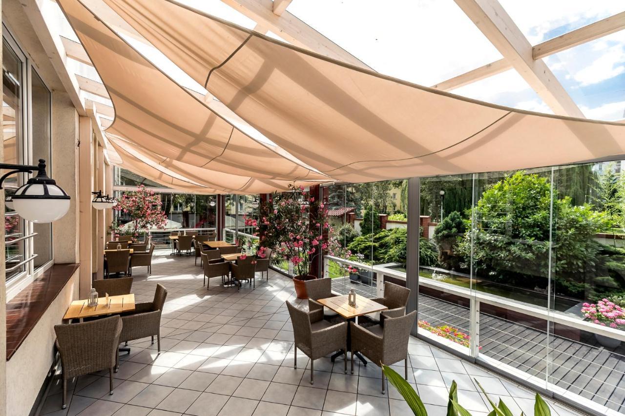 Hotel Almarco Środa Wielkopolska Extérieur photo