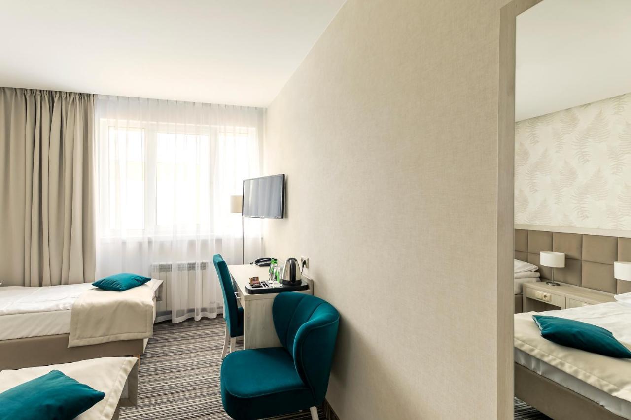 Hotel Almarco Środa Wielkopolska Extérieur photo