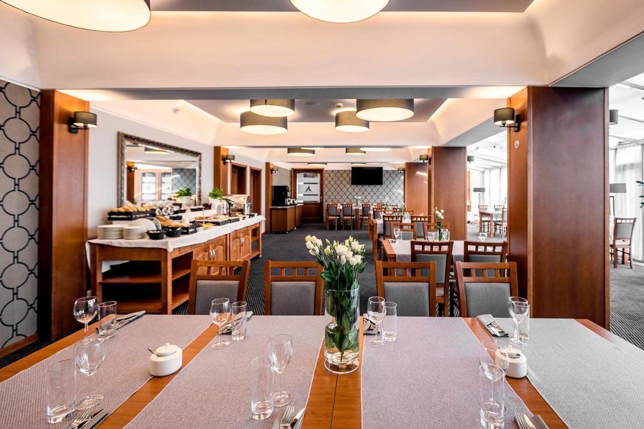 Hotel Almarco Środa Wielkopolska Extérieur photo