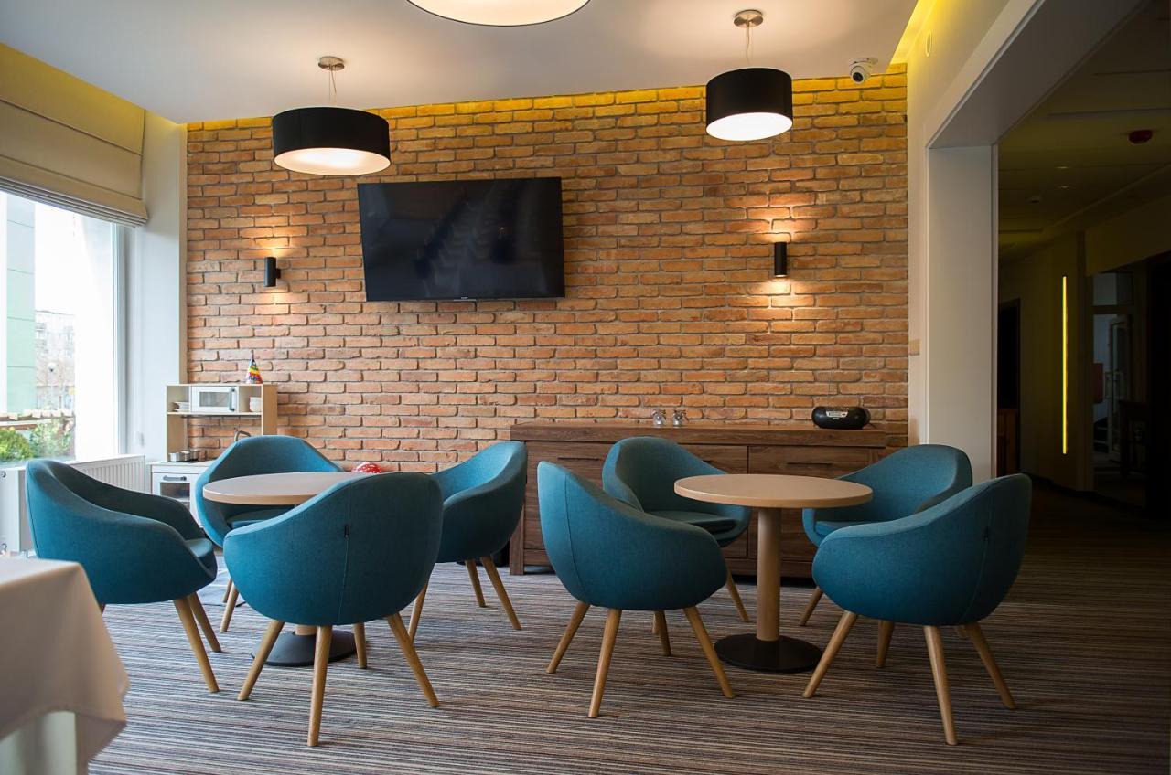Hotel Almarco Środa Wielkopolska Extérieur photo